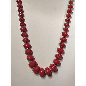 1980s Cherry Red Graduated Beaded Retro Vintage Necklace